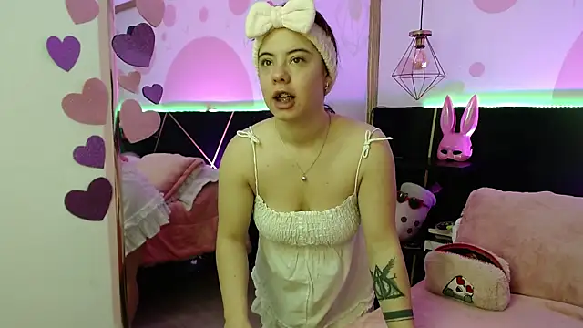 Snapshot of DanniAbbey chatting on 02-09-26, 11:41 DanniAbbey online show from 02-09-26, 11:41