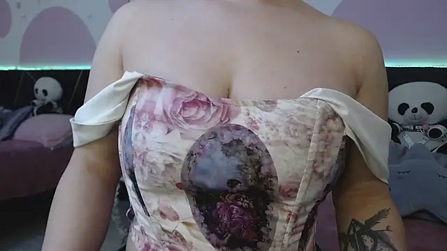 Snapshot of DanniAbbey chatting on 11-14-25, 12:09 DanniAbbey online show from 11-14-25, 12:09