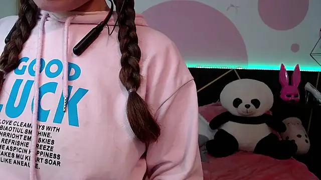 Snapshot of DanniAbbey chatting on 02-22-26, 11:45 DanniAbbey online show from 02-22-26, 11:45