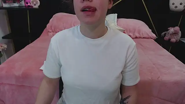 Snapshot of DanniAbbey chatting on 03-10-25, 11:34 DanniAbbey online show from 03-10-25, 11:34