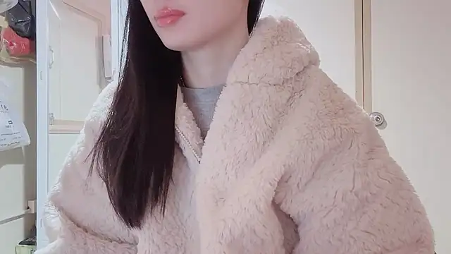 LinhChi 9x online show from 11-18-25, 11:37