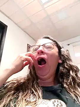 miss hanna07 online show from 12-16-25, 04:11