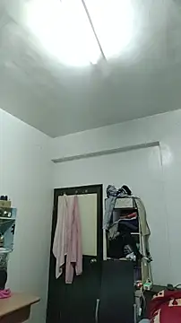 Snapshot of YuHsuant chatting on 11-14-25, 10:08 YuHsuant online show from 11-14-25, 10:08