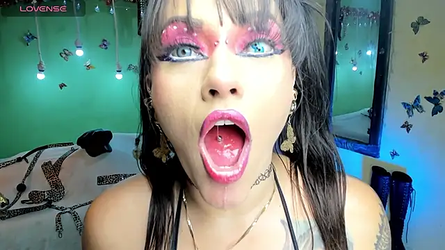 Snapshot of angelina_james_ chatting on 05-13-26, 08:49 angelina james online show from 05-13-26, 08:49
