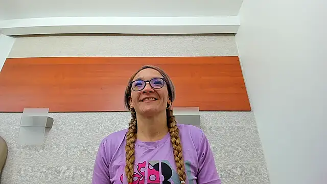 Snapshot of maddy_cartter chatting on 05-29-26, 11:16 maddy cartter online show from 05-29-26, 11:16