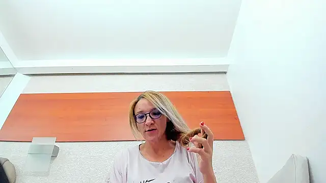 Snapshot of maddy_cartter chatting on 05-28-26, 11:16 maddy cartter online show from 05-28-26, 11:16