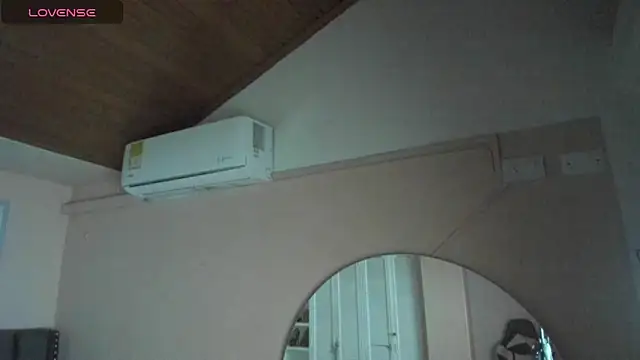 Snapshot of diosa_cristal chatting on 06-26-26, 01:44 diosa cristal online show from 06-26-26, 01:44