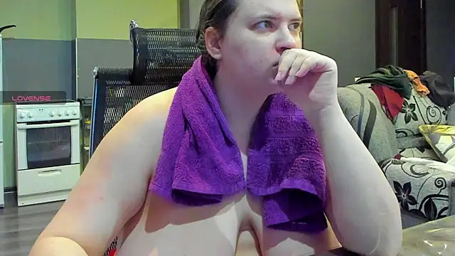 Snapshot of 1lindsey1 chatting on 10-02-25, 12:30 1lindsey1 online show from 10-02-25, 12:30