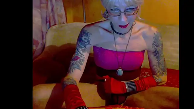 Snapshot of cuxladyboy chatting on 12-03-24, 11:29 cuxladyboy online show from 12-03-24, 11:29