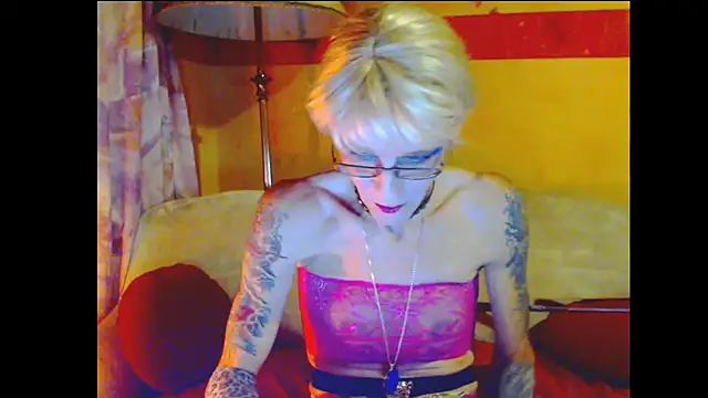 Snapshot of cuxladyboy chatting on 12-29-24, 09:50 cuxladyboy online show from 12-29-24, 09:50