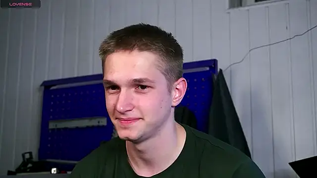 dustyn fox online show from 11-08-25, 03:04