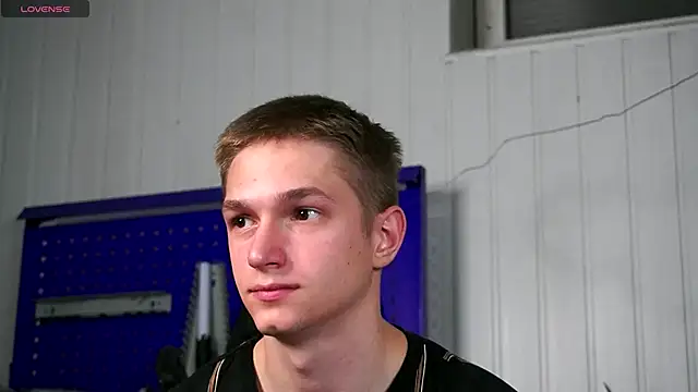 dustyn fox online show from 11-15-25, 03:05