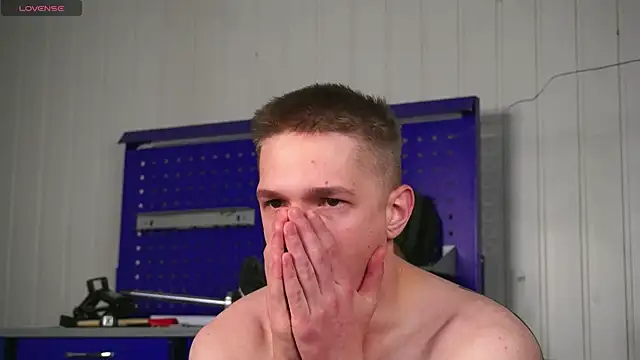 dustyn fox online show from 12-20-25, 03:04