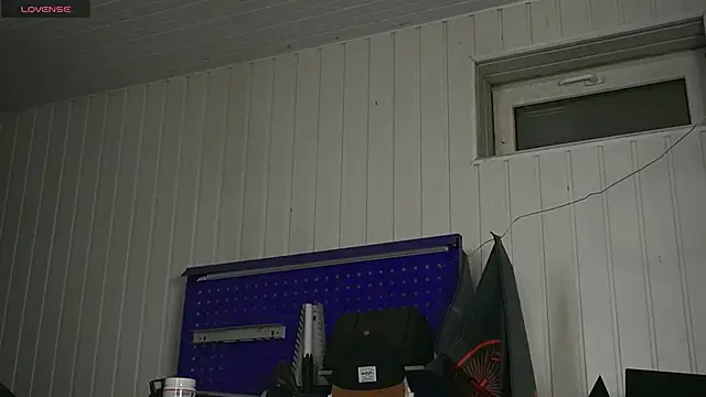 dustyn fox online show from 10-19-25, 04:32