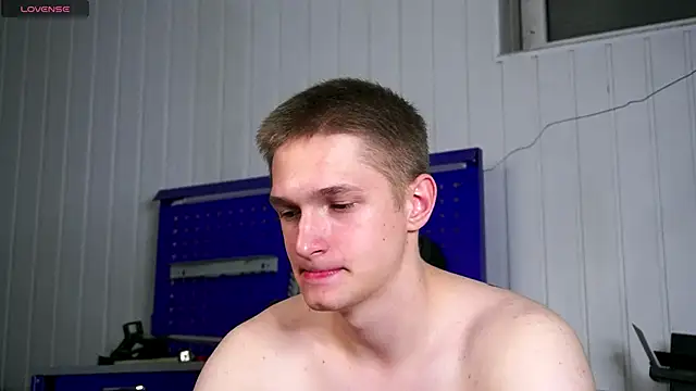 dustyn fox online show from 11-13-25, 03:49