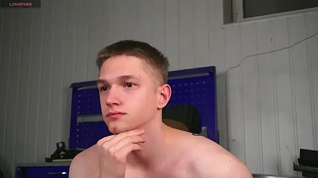 dustyn fox online show from 12-04-25, 03:11