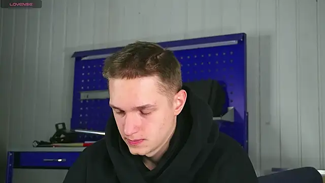 dustyn fox online show from 02-04-26, 03:07