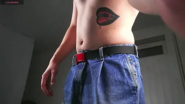 dustyn fox online show from 11-18-25, 03:15