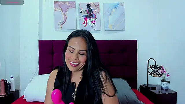 Anthonelaa   online show from 11-18-25, 08:01