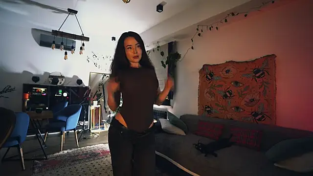 Leona Mell online show from 11-27-25, 08:31