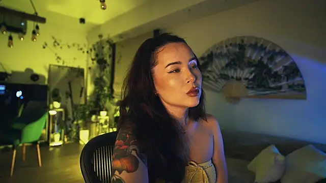 Leona Mell online show from 03-31-26, 09:06