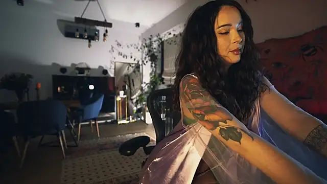 Leona Mell online show from 11-01-25, 10:36