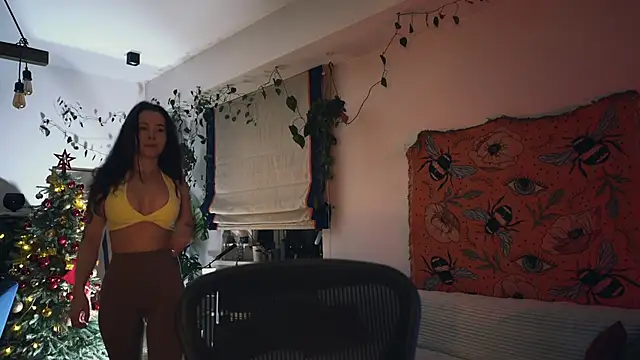 Leona Mell online show from 12-14-25, 10:37