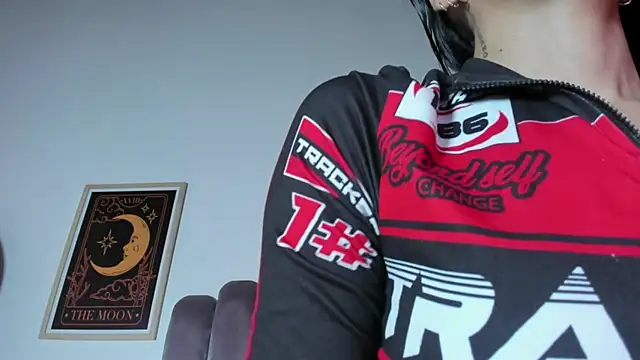 sky caroline online show from 02-18-26, 08:05