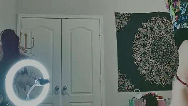 Snapshot of MissyRoulette chatting on 11-13-25, 08:07 MissyRoulette online show from 11-13-25, 08:07