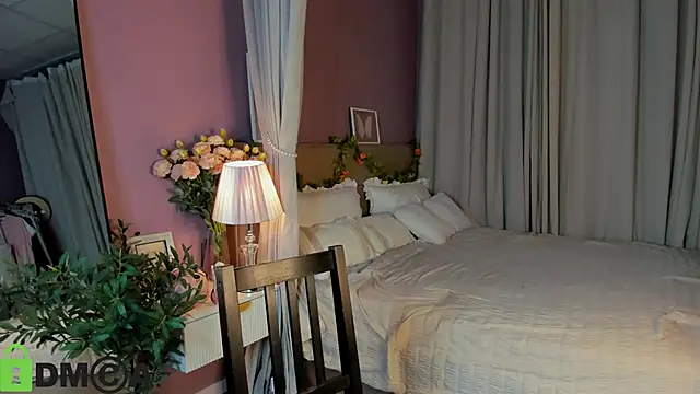 Dearly Emily online show from 12-15-25, 05:19