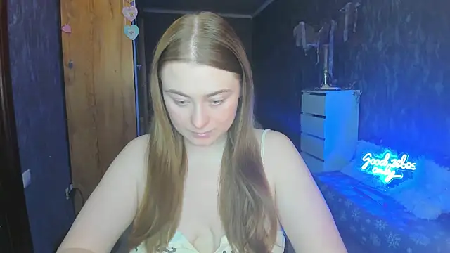 Snapshot of Demure_Smile chatting on 02-26-25, 01:22 Demure Smile online show from 02-26-25, 01:22