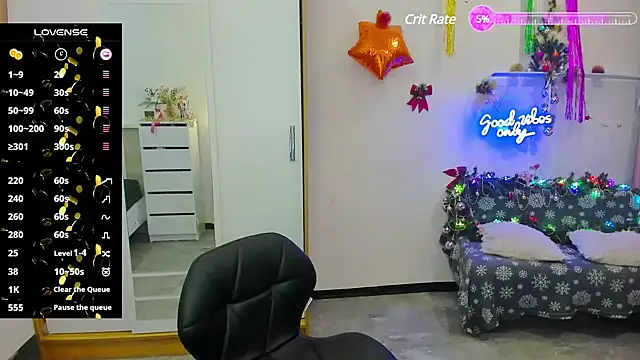 Snapshot of Demure_Smile chatting on 12-11-24, 04:18 Demure Smile online show from 12-11-24, 04:18