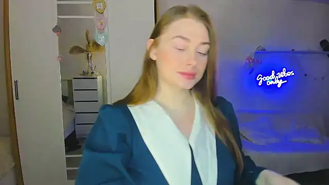 Snapshot of Demure_Smile chatting on 02-15-25, 01:53 Demure Smile online show from 02-15-25, 01:53