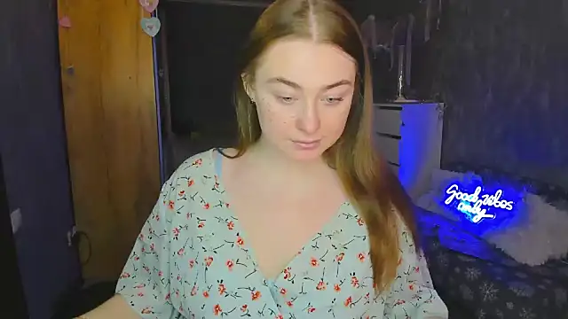 Snapshot of Demure_Smile chatting on 02-28-25, 05:15 Demure Smile online show from 02-28-25, 05:15