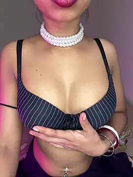 Snapshot of Hot-sexy222 chatting on 02-04-25, 03:00 Hot-sexy222 online show from 02-04-25, 03:00