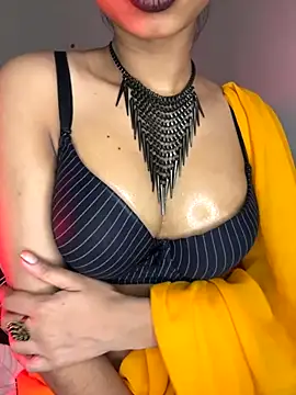 Snapshot of Hot-sexy222 chatting on 09-29-25, 01:01 Hot-sexy222 online show from 09-29-25, 01:01