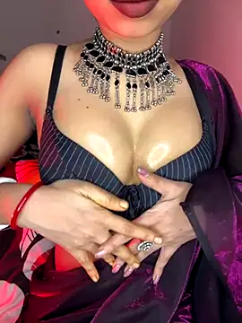 Hot-sexy222 online show from 11-08-25, 12:47