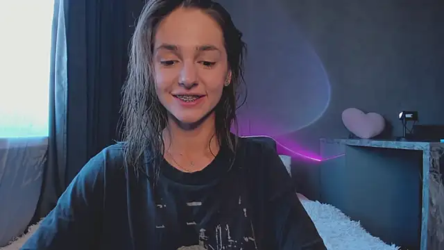 JudyAngil online show from 09-22-25, 04:51