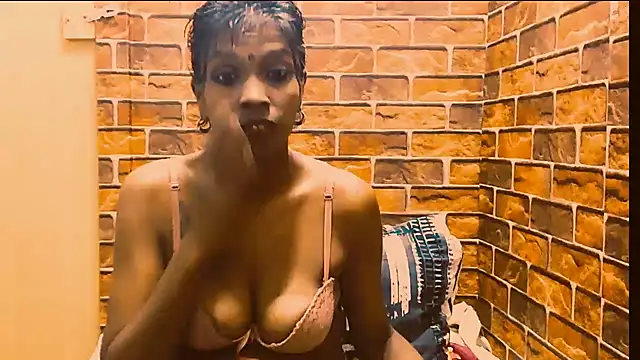 Snapshot of Fuckable_Nasty_MILF chatting on 06-02-26, 04:51 Fuckable Nasty MILF online show from 06-02-26, 04:51