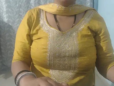 cute-priy online show from 02-28-25, 05:15