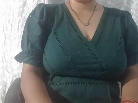 cute-priy online show from 05-03-26, 04:28