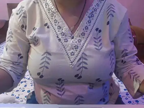 cute-priy online show from 06-10-26, 04:35