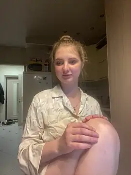 Snapshot of MollyDolle chatting on 06-19-26, 07:52 MollyDolle online show from 06-19-26, 07:52