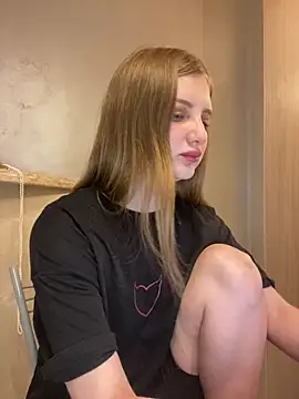 Snapshot of MollyDolle chatting on 05-09-26, 04:21 MollyDolle online show from 05-09-26, 04:21