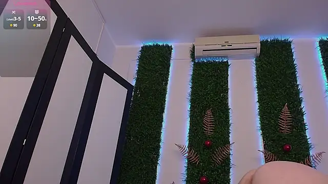 Nicole  Aniston  online show from 12-23-24, 08:36