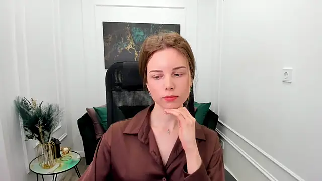 Snapshot of MileyWings chatting on 05-31-26, 11:38 MileyWings online show from 05-31-26, 11:38