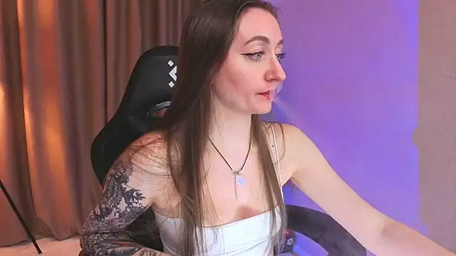 Snapshot of ShiroHeby chatting on 01-07-26, 12:21 ShiroHeby online show from 01-07-26, 12:21