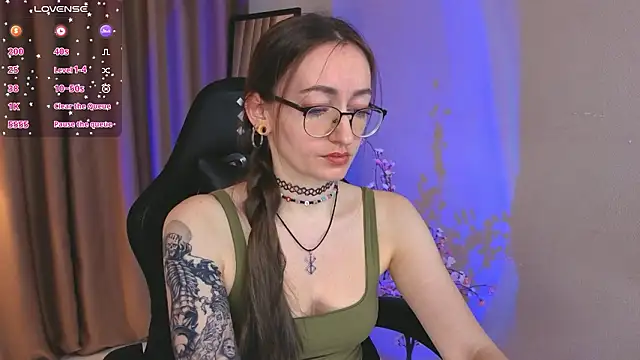 Snapshot of ShiroHeby chatting on 02-13-26, 11:43 ShiroHeby online show from 02-13-26, 11:43