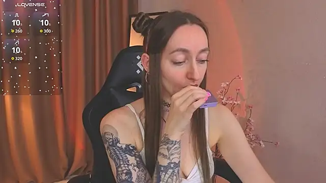 Snapshot of ShiroHeby chatting on 03-03-26, 12:12 ShiroHeby online show from 03-03-26, 12:12