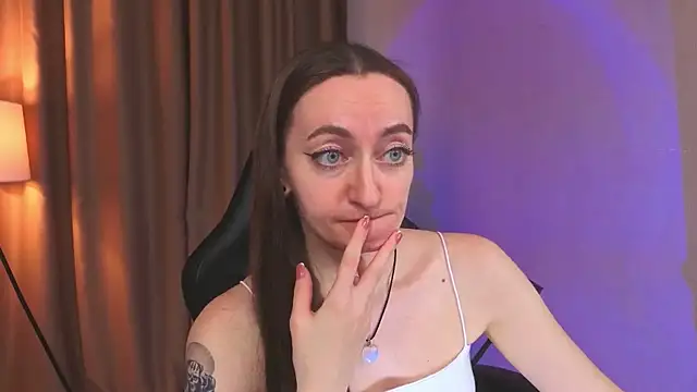 Snapshot of ShiroHeby chatting on 01-08-26, 12:33 ShiroHeby online show from 01-08-26, 12:33